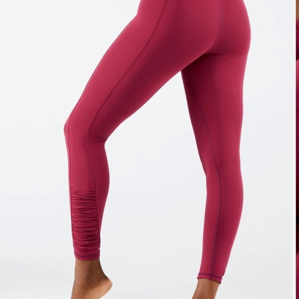 Fabletics high waisted pure Luxe ruched 7/8 leggings, small